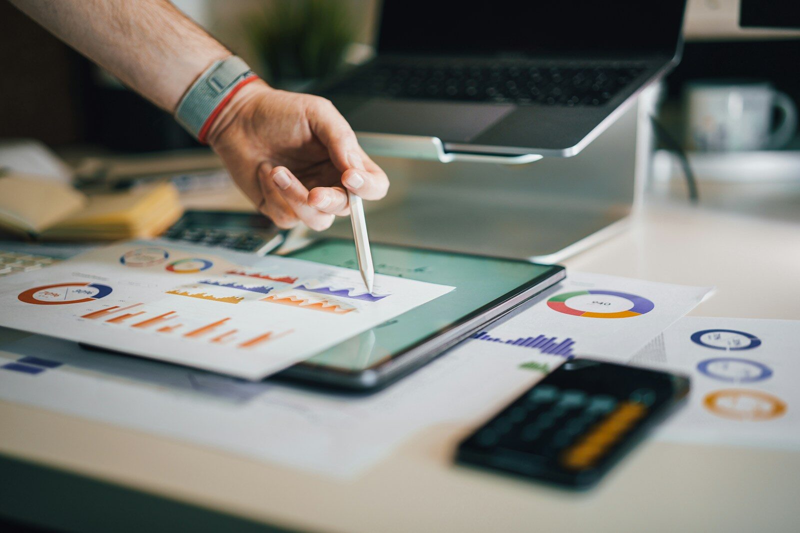 Why Your Website Traffic Is Not Turning Into Customers